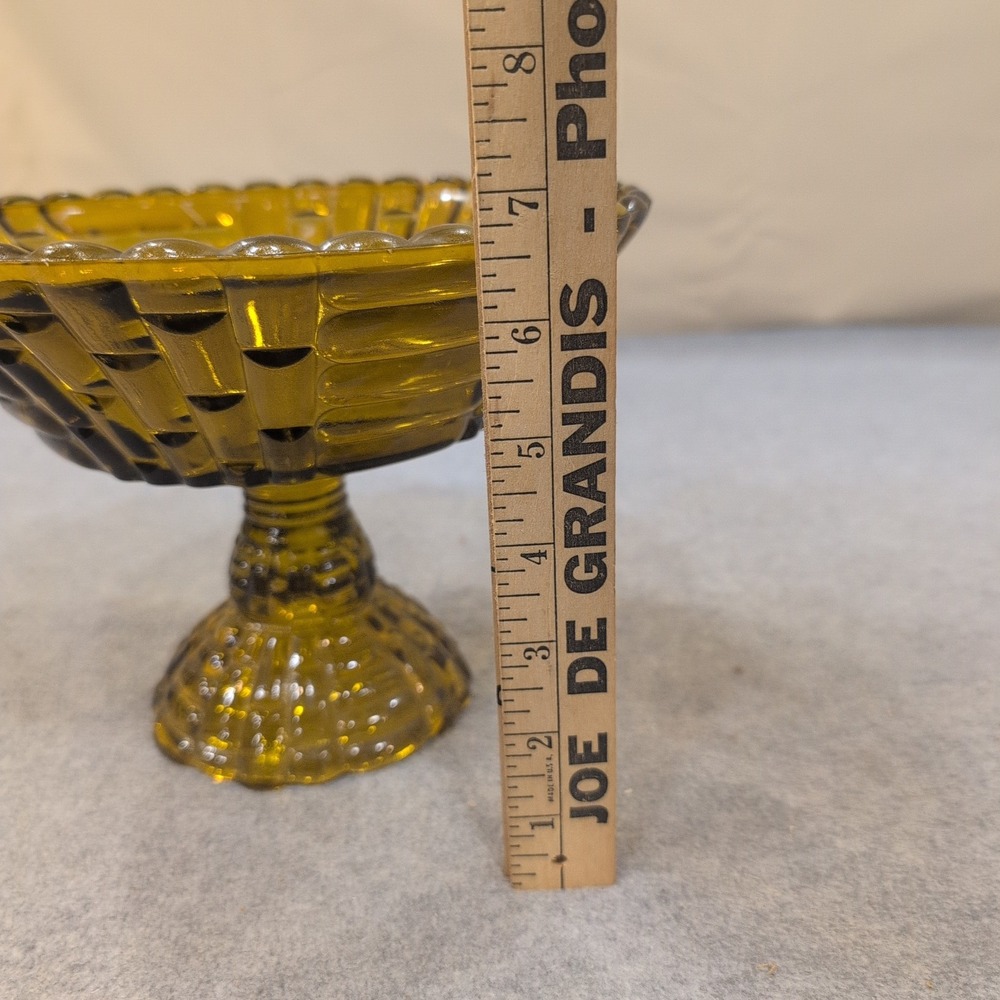 Vintage Olive Green Glass Compote Basketweave Scalloped Pedestal Candy Dish - Picture 5 of 8